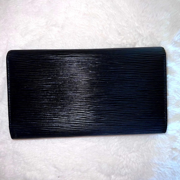 Black Louis Vuitton Epi Wallet - Picture 3 of 10